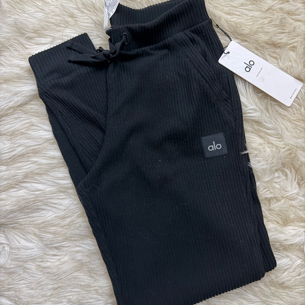 🛑SOLD NWT ALO Muse Black Sweatpants🛑